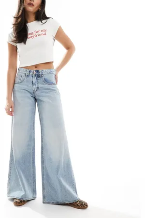 Stradivarius Wide leg heart detail jean in light wash