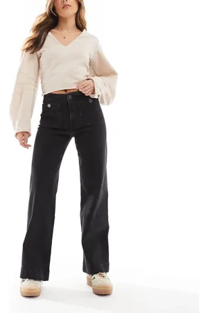 Stradivarius D77 button detail straight leg jean in