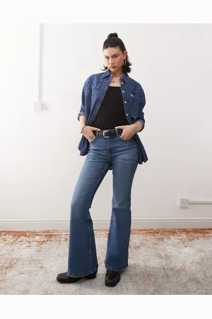 Wrangler Fierce flared jean in vintage mid wash