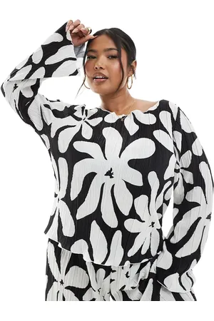 VERO MODA Long sleeve boatneck plisse top in monochrome floral print