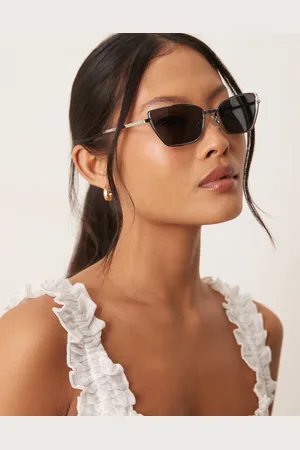 Jeepers Peepers Metal cateye sunglass in black and