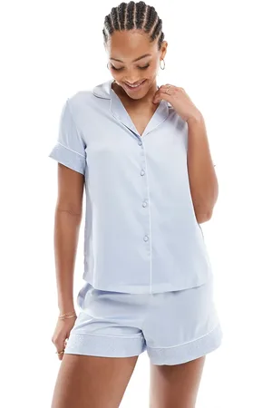 Chelsea Peers Bridesmaid satin Short sleeve revere and short set in