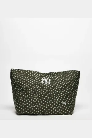 New Era NY Yankees logo padded tote bag in floral print