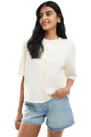 ONLY Short sleeve knitted cardigan in cream