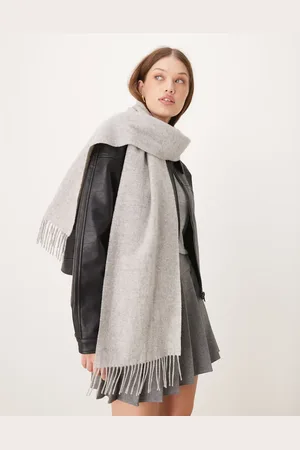 Barbour Lambswool woven scarf in light