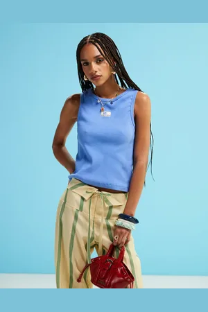 Laagam Embroidered logo tank top in