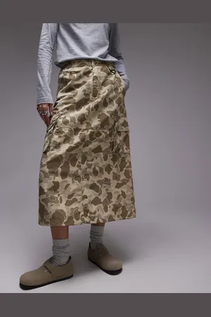 Carhartt Irwin skirt in camo