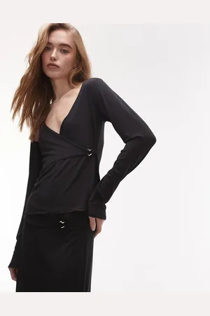 Résumé Resume slinky jersey v neck top with buckle detail in co-ord