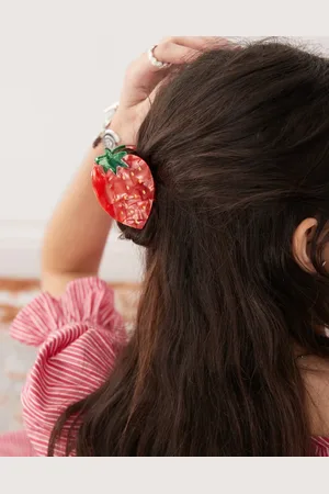 Reclaimed Strawberry claw clip in