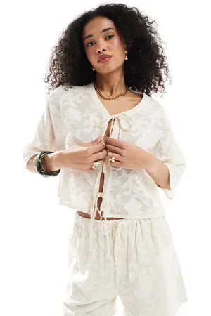 Native Youth Embroidered cropped blouse in ivory