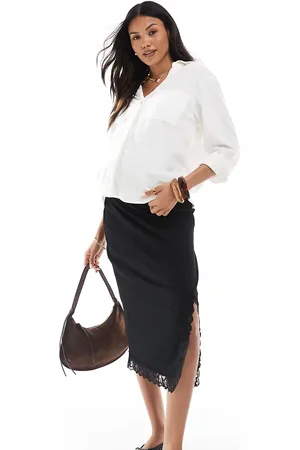 Mama;licious Mamalicious jersey maxi skirt with side split and lace trim in