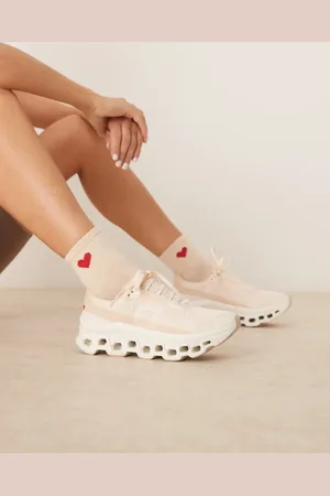 On Running ON Cloudmonster Void performance running trainers in beige
