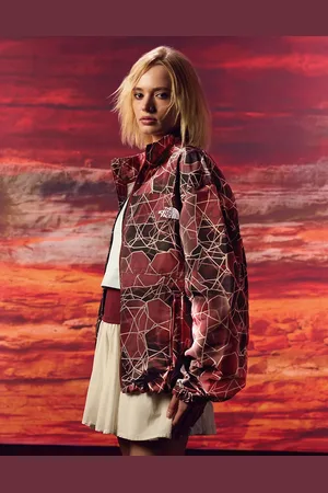 The North Face Unisex Easy Wind zip track jacket in burgundy print