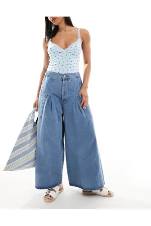 ASOS Wide leg cropped jean with pockets in light wash