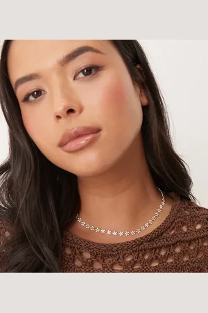 ASOS ASOS DESIGN Curve short necklace with mini flower detail