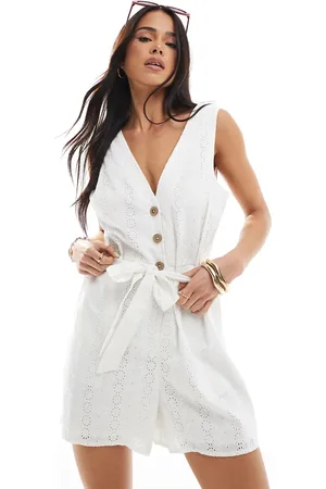 New Look Embroidered sleeveless playsuit in