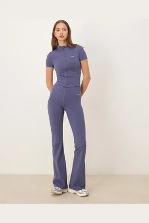 Tala Skinluxe V Waist Flared Legging in