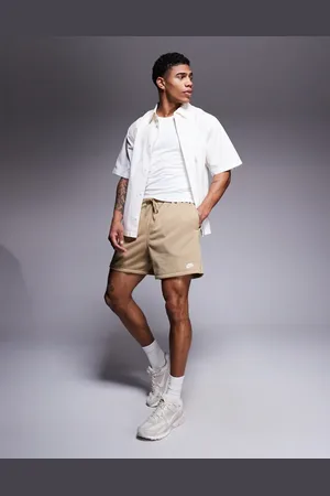 Nike Club shorts in beige