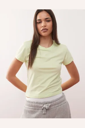 Nike Chill baby cropped t-shirt in lime
