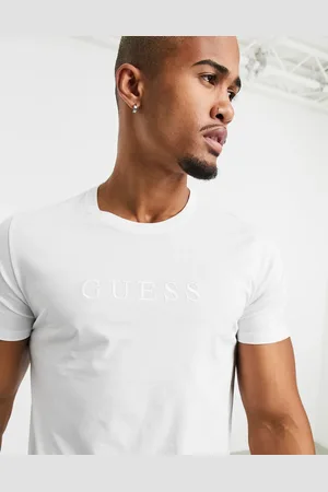 Guess T-shirt in with tonal chest logo
