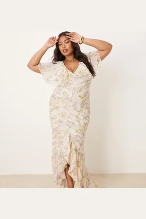 ASOS ASOS DESIGN Curve pintuck maxi dress with cape flutter sleeve in wisteria floral print