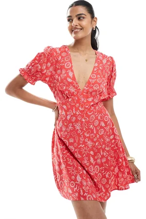 Miss Selfridge Spun mini tea dress in conversational print
