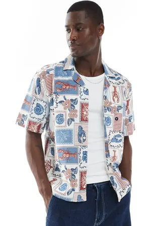 Hollister Textured short sleeve shirt in lobster collage multi print
