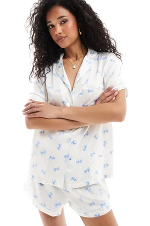 Loungeable Satin revere short sleeve and short pyjama set in bow print