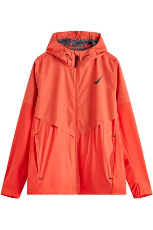 Nike Nike Aeroswift Breathable Jacket in