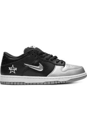 Nike X Supreme SB Dunk Low OG QS "Jewel Swoosh /Black" sneakers