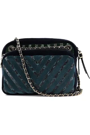 CHANEL 2010s Chevron appliqu?? camega bag