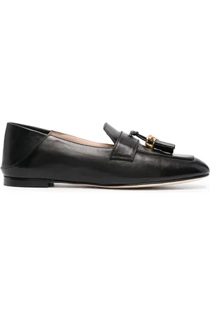 Stuart Weitzman Wylie tassel-embellished leather loafers