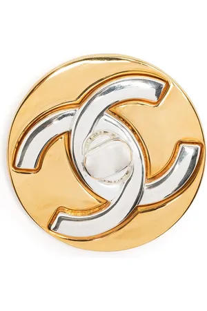 CHANEL 1997 CC Turn-lock brooch