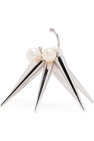 E.M. Spike pearl earrings