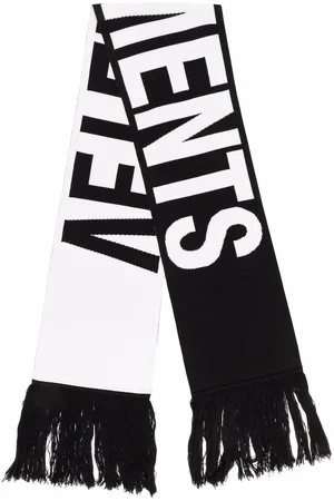 Vetements Logo-print fringed scarf