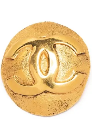 CHANEL 1990s CC-embossed brooch