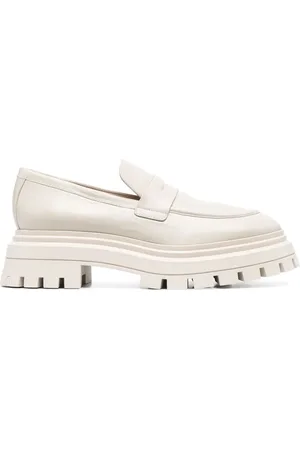 Stuart Weitzman Almond-toe leather loafers