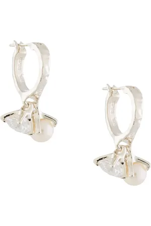 E.M. Hanging pearl earrings