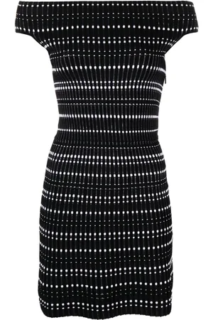 Alexander McQueen Off-shoulder knitted minidress