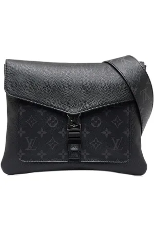 Louis Vuitton 2018 pre-owned Outdoor Messenger PM Crossbody Bag