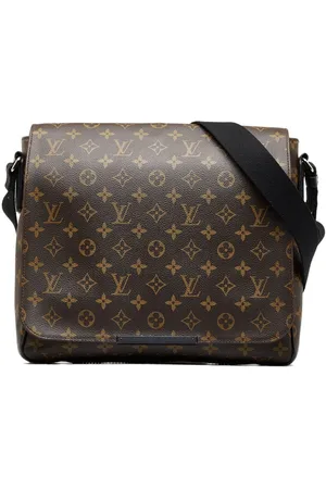 Pre-owned Louis Vuitton 2015 Macassar District Mm Messenger Bag In