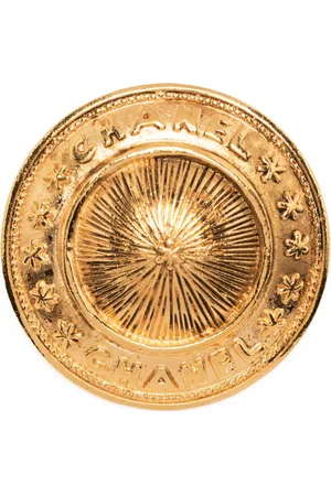 CHANEL Logo-engraved brooch