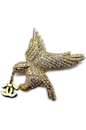 CHANEL Pre-Owned 2009 faux-pearl Embellished CC Brooch - Farfetch