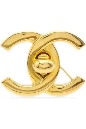 CHANEL 1996 CC turn-lock brooch