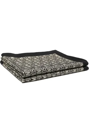 Moschino Intarsia-logo rectangular blanket (190cm x 145cm)