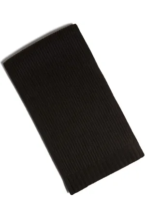 Khaite The Blanc ribbed-knit cashmere scarf