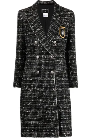 CHANEL 2005 crest-appliqu?? tweed coat