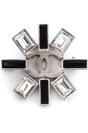 CHANEL 2005 rhinestone-embellished CC brooch