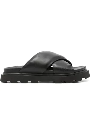 UGG Capitelle leather slides