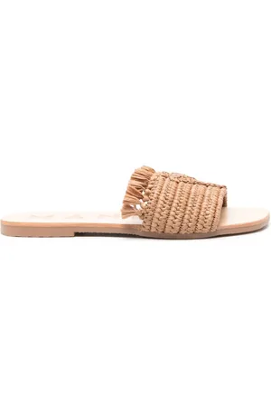 MANEBI Fringed raffia slides